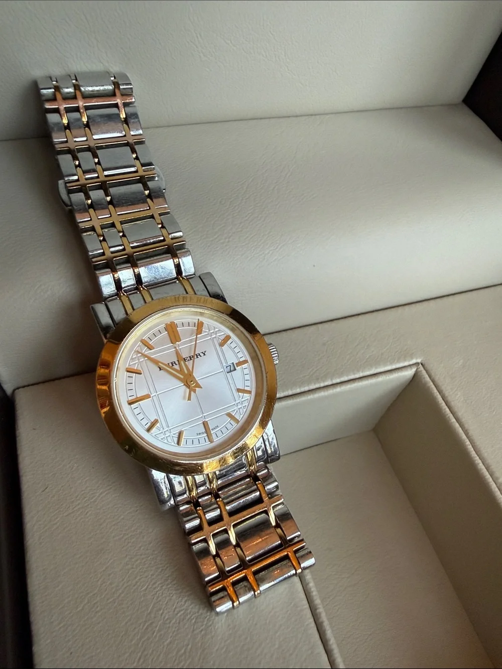 Luxurious  BURBERRY Watch
